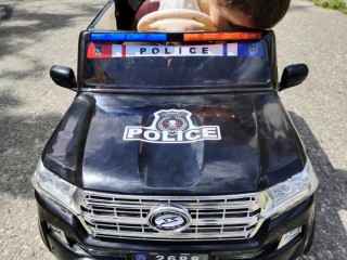 masinuta-electrica-de-politie-cu-semnale-luminoase-si-audio-stare-foarte-buna-de-functionare