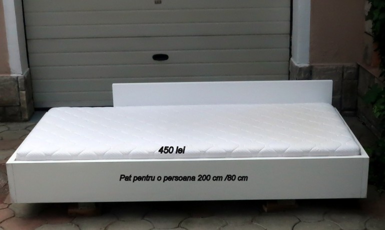 dormitor-cu-saltea-si-noptiera-big-3