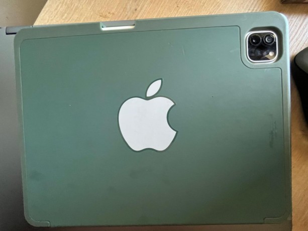ipad-pro-11-inch-2tb-big-3