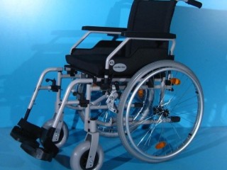 scaun-cu-rotile-din-aluminiu-lightman-start