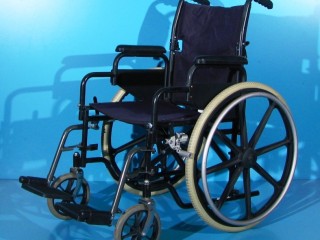 scaun-cu-rotile-e-lobil