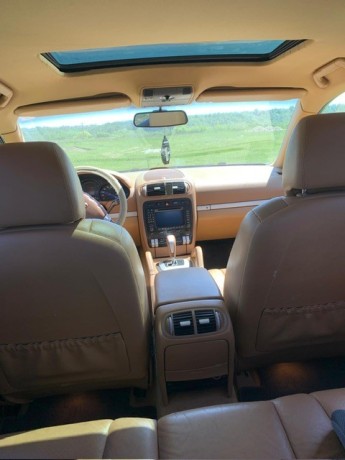 porsche-cayenne-big-0