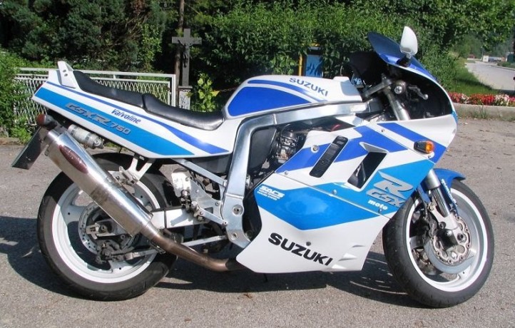 piese-suzuki-gsxr-750-ulei-lichid-big-3