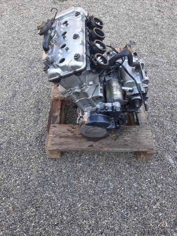 motor-kawasaki-zx-600-big-1