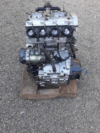 motor-kawasaki-zx-600-big-2