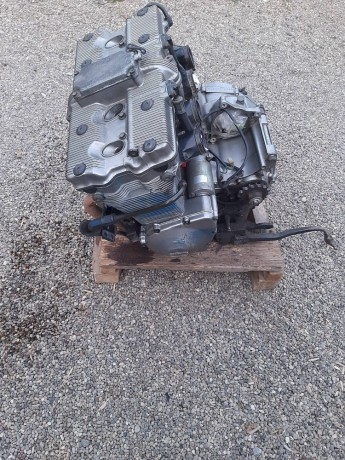 motor-suzuki-gsx-600-f-big-1