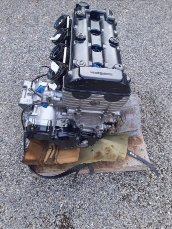 motor-suzuki-gsxr-600-srad-big-0