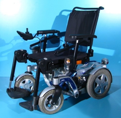 carucior-electric-invacare-storm-4-6-kmh-big-1