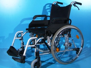 scaun-cu-rotile-invalizi-bb