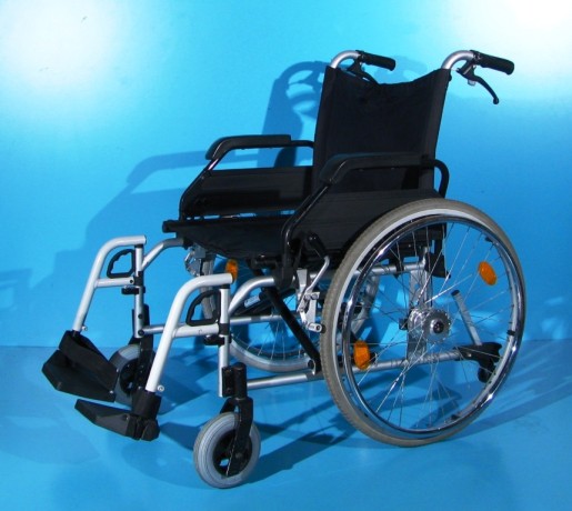 scaun-cu-rotile-invalizi-bb-big-0
