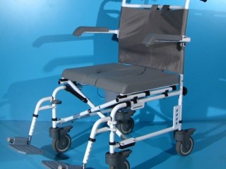 scaun-pliabil-pentru-wc-si-baie-din-aluminiu-drive