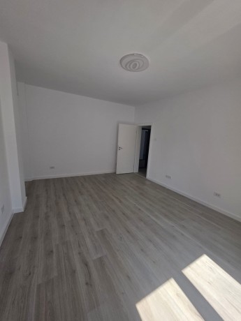 bloc-nou-apartament-cu-1-camera-304m2-de-vanzare-finalizat-zona-centrala-podu-ros-bldsocola-bularga-pret-56240eur-tva-big-0