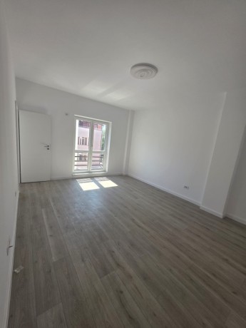 bloc-nou-apartament-cu-1-camera-304m2-de-vanzare-finalizat-zona-centrala-podu-ros-bldsocola-bularga-pret-56240eur-tva-big-1